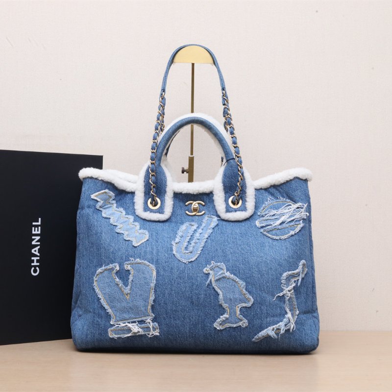 CHANEL 牛仔藍牛仔羊羔毛28開金扣羊羔絨沙灘包藍/肩背包-0