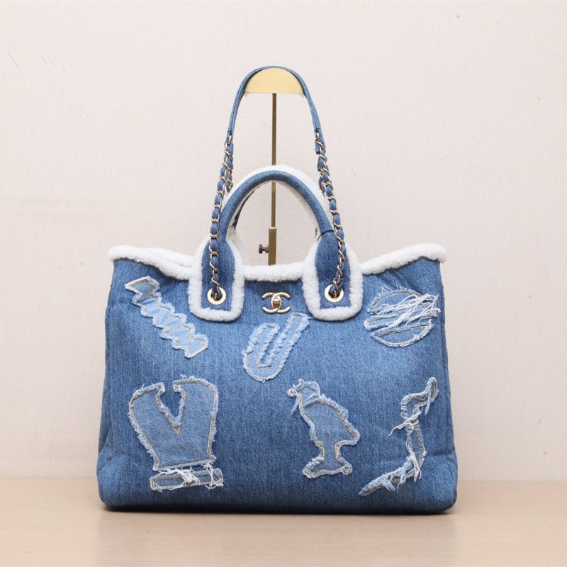 CHANEL 牛仔藍牛仔羊羔毛28開金扣羊羔絨沙灘包藍/肩背包-1