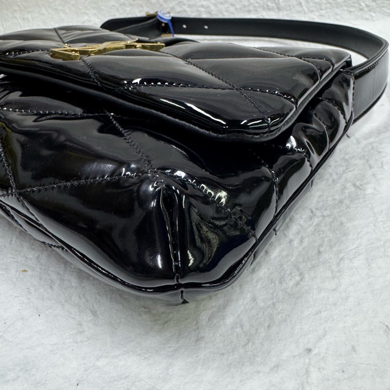 YSL LE 57漆皮HOBO袋-7