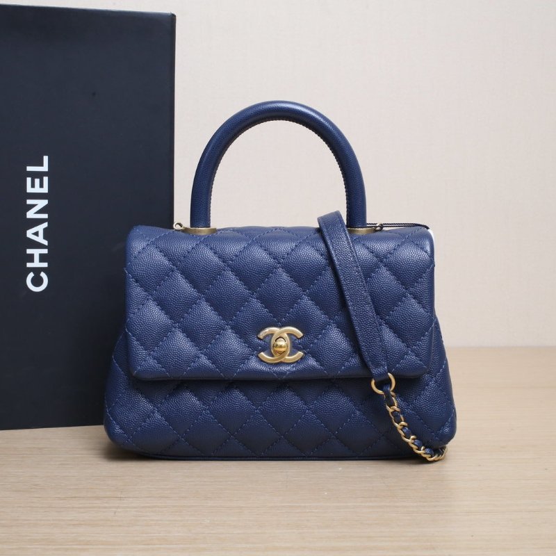 CHANEL CocoHandle小號24藍色荔枝牛皮25開金扣肩背包-0