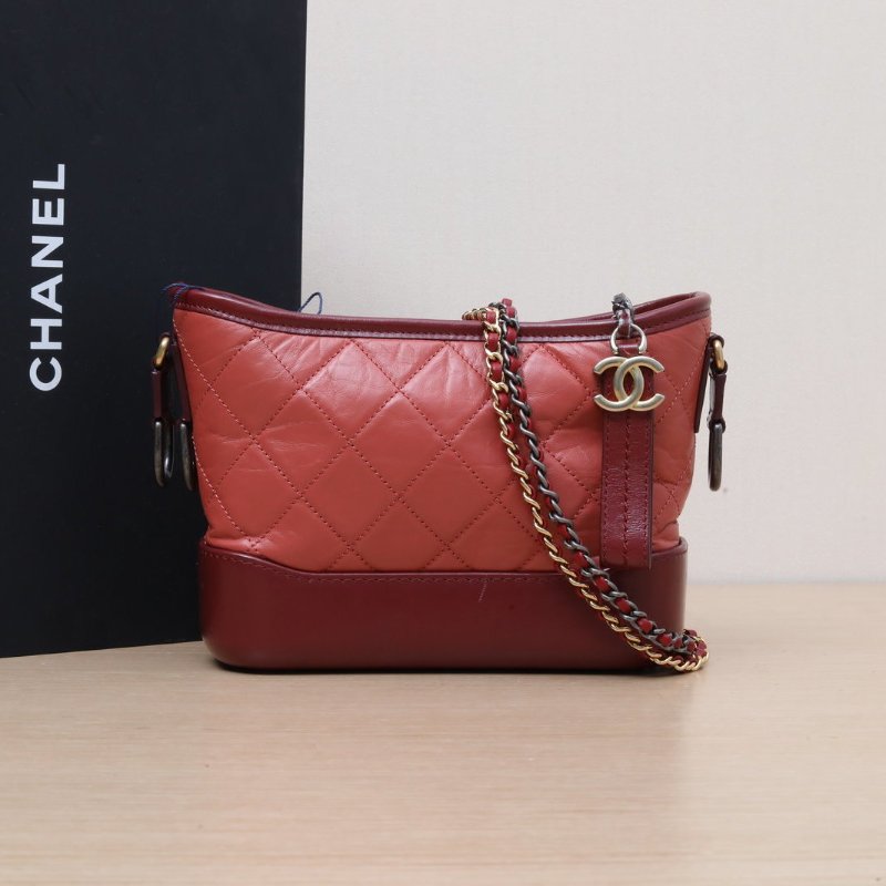 CHANEL GABRIELLE流浪小號20拼色牛皮25開金銀扣肩背包-0