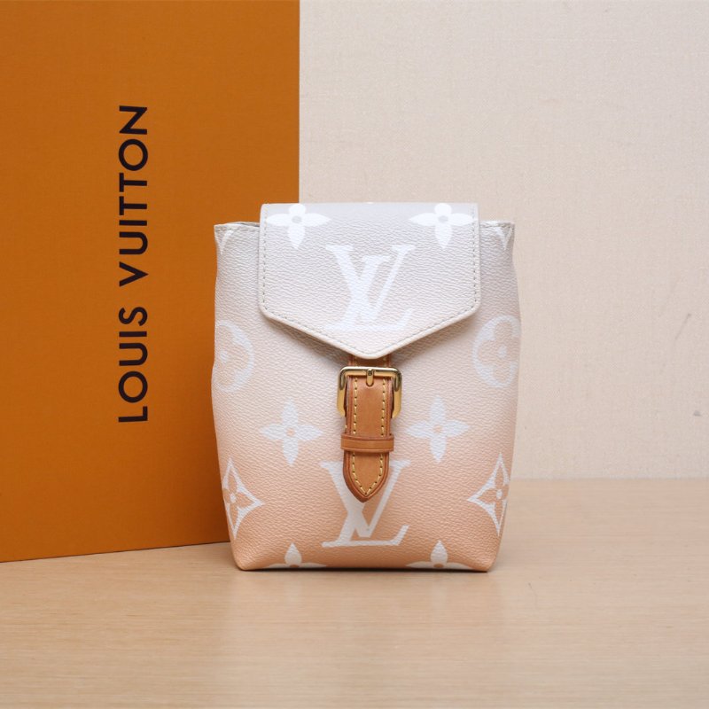 LOUIS VUITTON Tiny雙肩包粉色牛皮晶片夏日系列肩背包-0