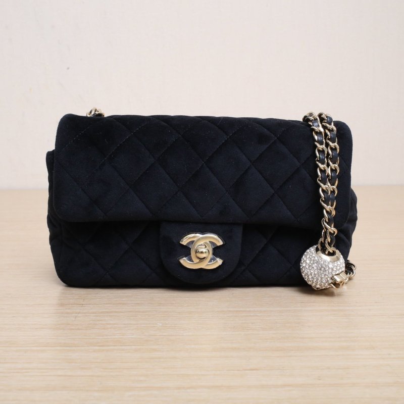CHANEL 黑色天鵝絨30開金扣鑽球調節扣肩帶20ACF口蓋包大Mini20肩背包-1
