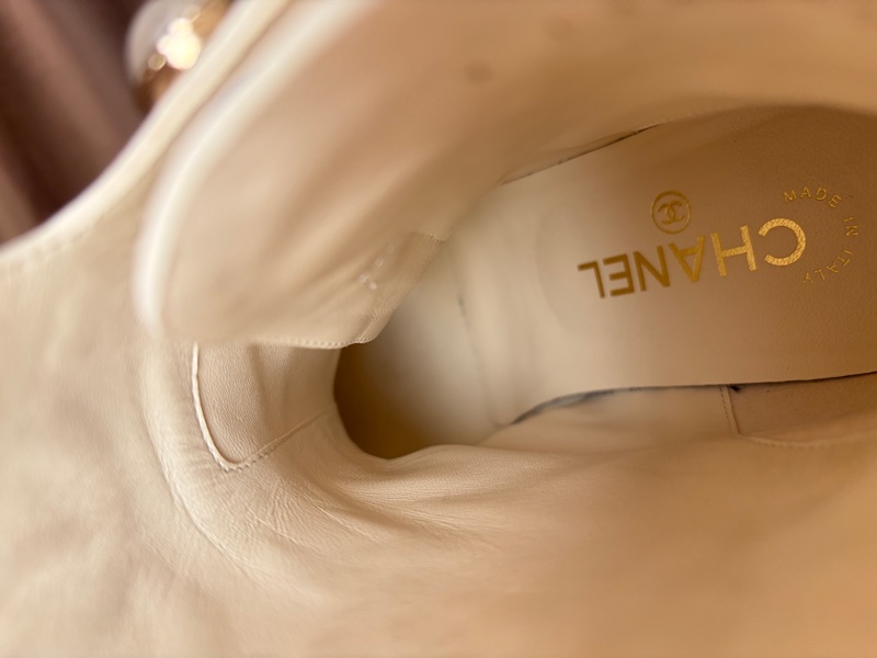 【CHANEL 經典款】奶油白菱格珍珠短靴 39C｜雙拉鍊｜羊皮｜百搭經典款-20