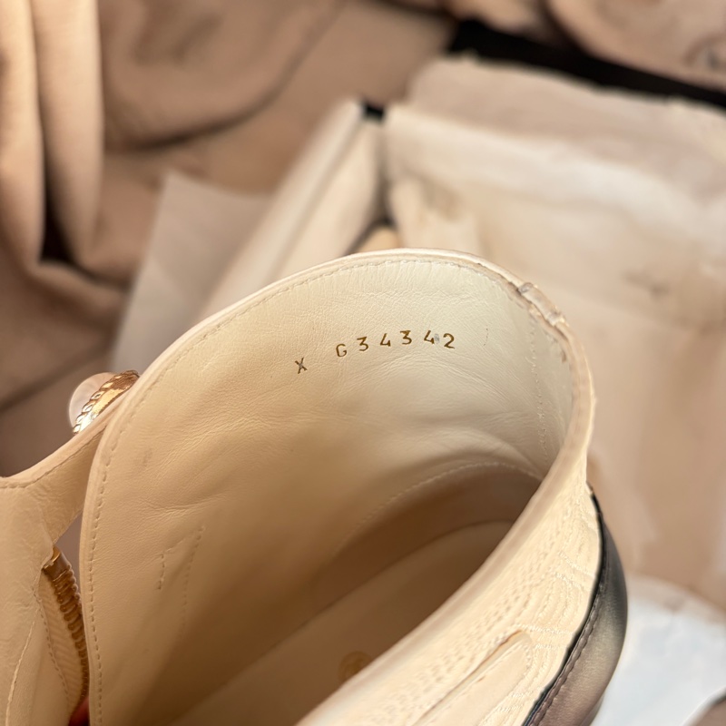 【CHANEL 經典款】奶油白菱格珍珠短靴 39C｜雙拉鍊｜羊皮｜百搭經典款-24