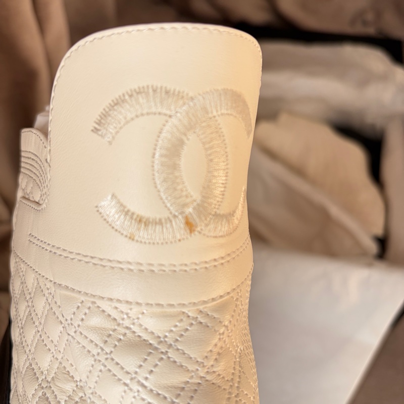 【CHANEL 經典款】奶油白菱格珍珠短靴 39C｜雙拉鍊｜羊皮｜百搭經典款-29