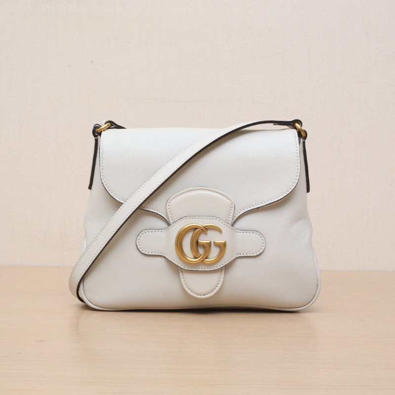 GUCCI 白色牛皮金扣GGLOGO全皮郵差包斜挎包肩背包-1