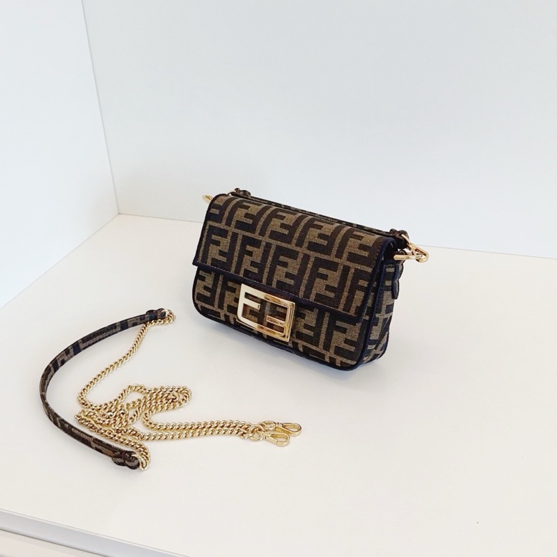 【99新🆕】Fendi  Baguette老花mini法棍鏈條包  金扣FF圖案 手提包 斜挎包 單肩包-3