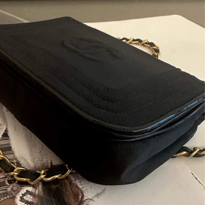 (MYMluxurybag) 🔥聖誕激安🔥 Chanel 黑金 WOC 鏈條袋 古董袋肩背包 斜背袋-11