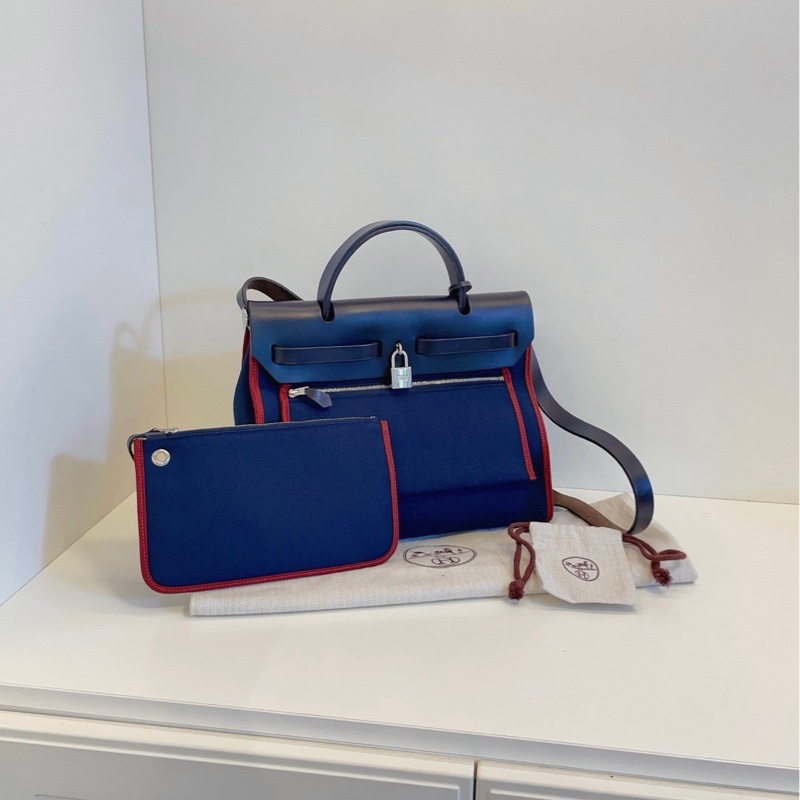 【98新🆕】Hermes Herbag 31 鳶尾藍拼酒紅外縫線銀扣 X刻 手提包 斜挎包 單肩包-1