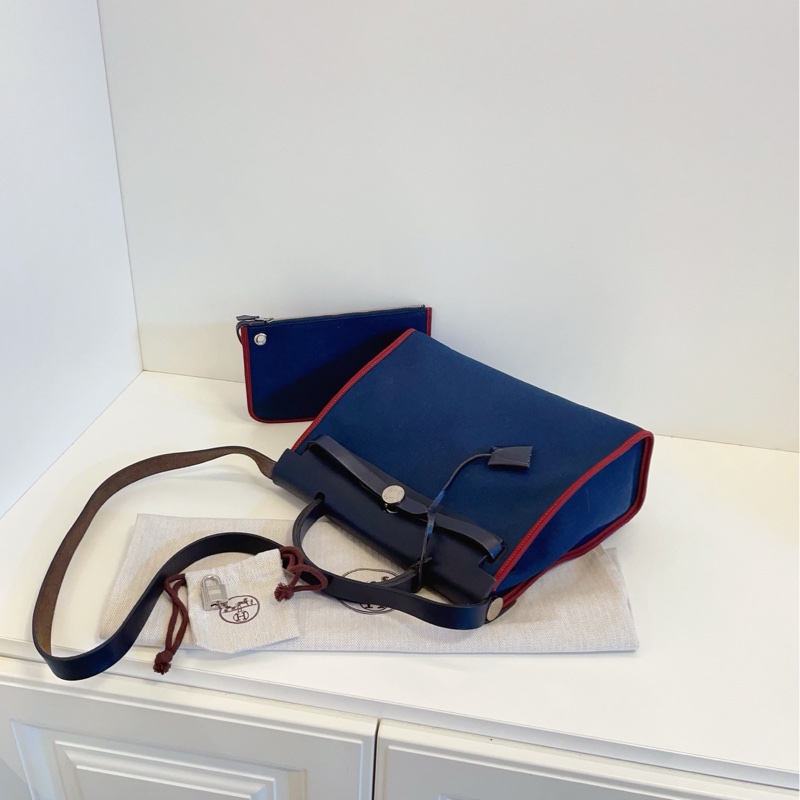 【98新🆕】Hermes Herbag 31 鳶尾藍拼酒紅外縫線銀扣 X刻 手提包 斜挎包 單肩包-5