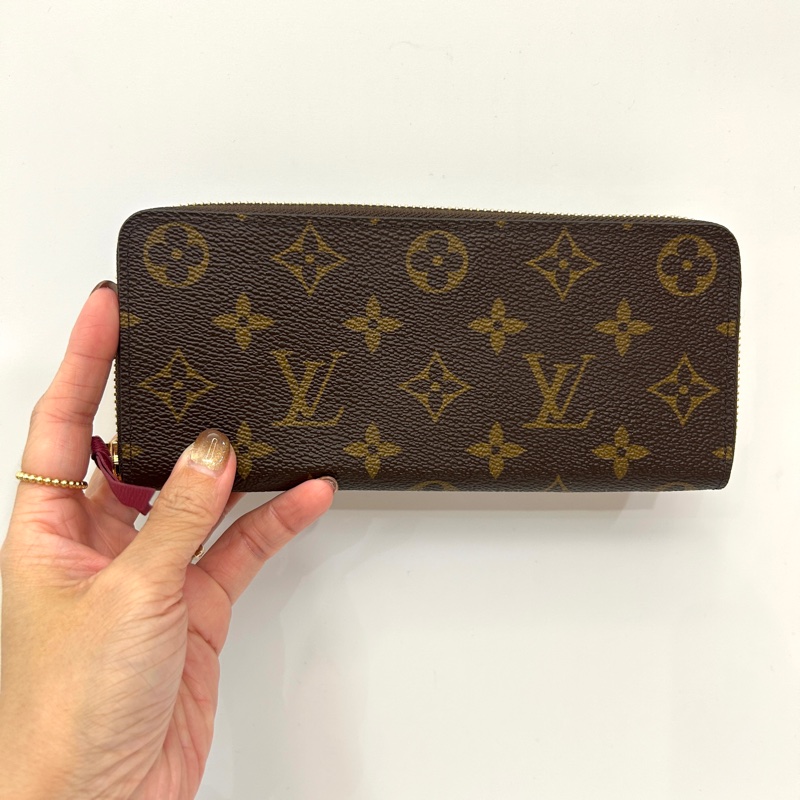 LV 原花Cleaence金釦內紫紅8卡拉鏈長夾-0