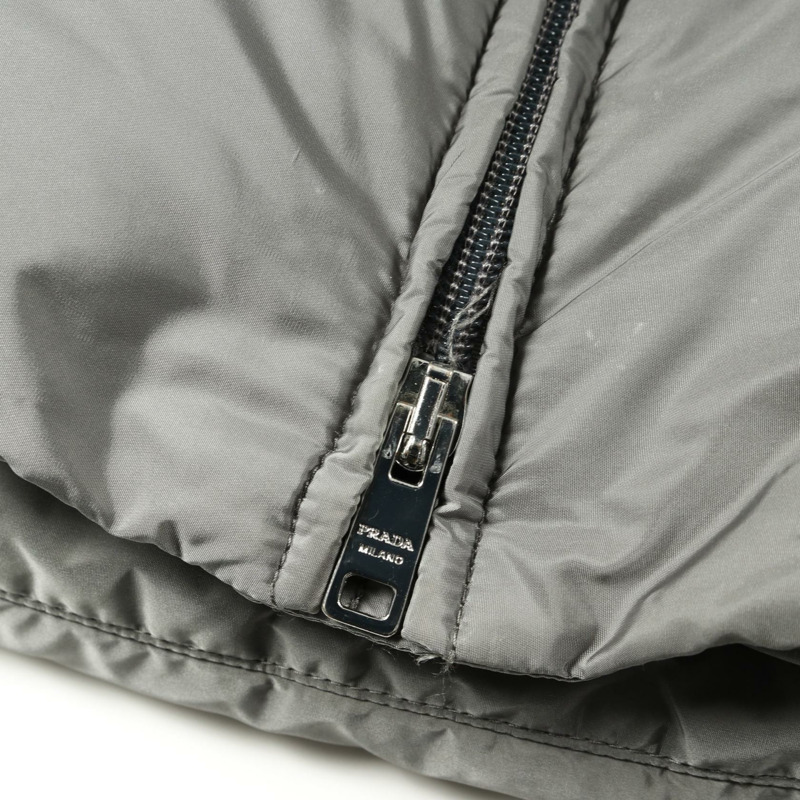 PRADA 灰色女士羽絨服，聚酯纖維材質，二手-7