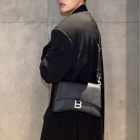 Balenciaga 巴黎世家 Downtown 斜背包 黑 銀釦