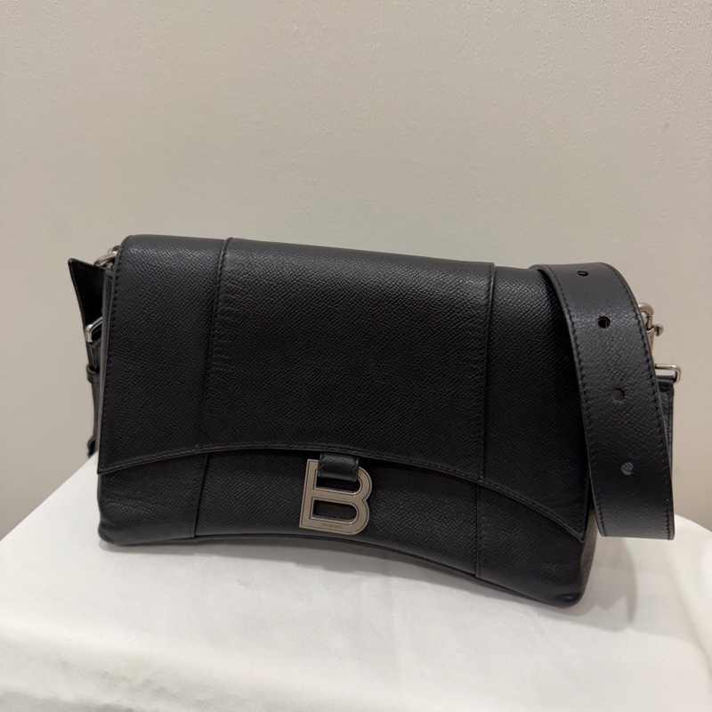 Balenciaga 巴黎世家 Downtown 斜背包 黑 銀釦-1