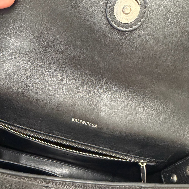 Balenciaga 巴黎世家 Downtown 斜背包 黑 銀釦-12