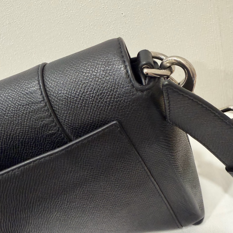 Balenciaga 巴黎世家 Downtown 斜背包 黑 銀釦-28