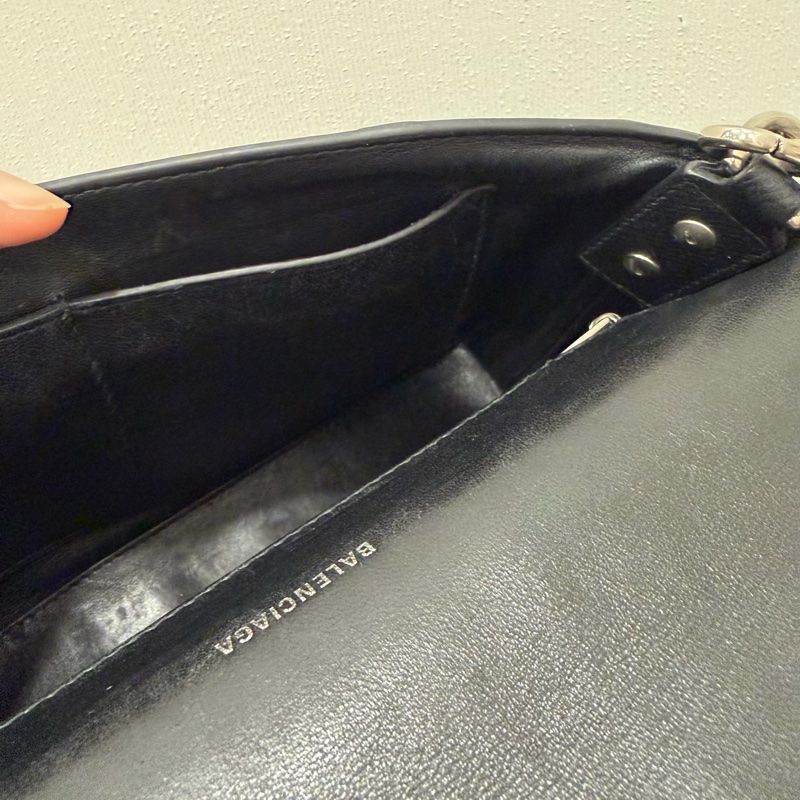 Balenciaga 巴黎世家 Downtown 斜背包 黑 銀釦-30