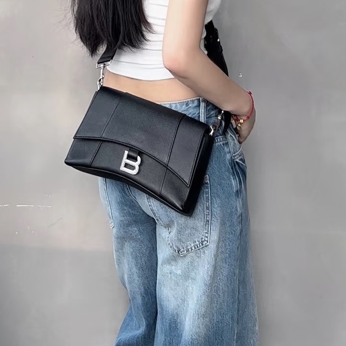 Balenciaga 巴黎世家 Downtown 斜背包 黑 銀釦-52