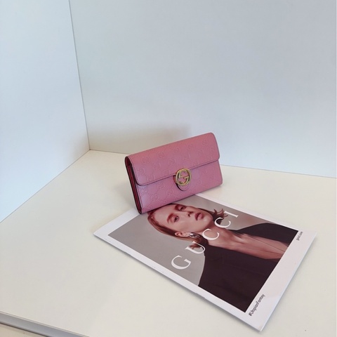 【98新🆕】Gucci 豆沙粉全皮GG壓紋金扣長錢包 斜挎包👛