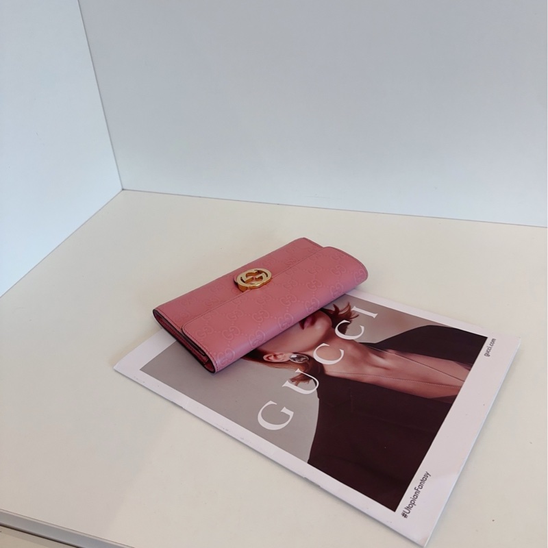 【98新🆕】Gucci 豆沙粉全皮GG壓紋金扣長錢包 斜挎包👛-5