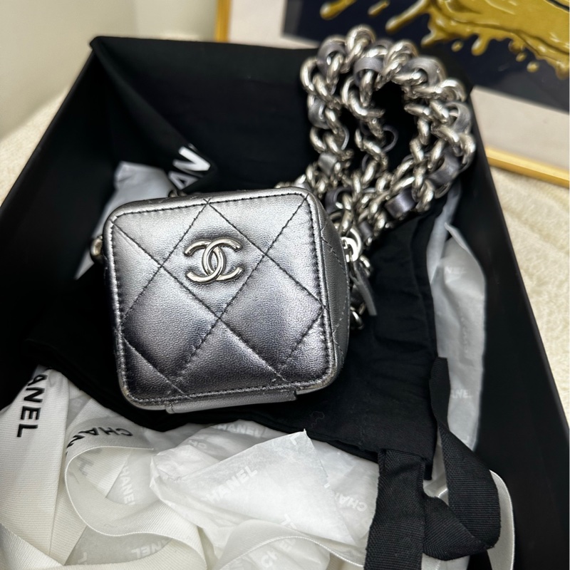 ❤️Chanel 22c雙C鏡面銀色漸變粗鏈條骰子方 斜挎包-0