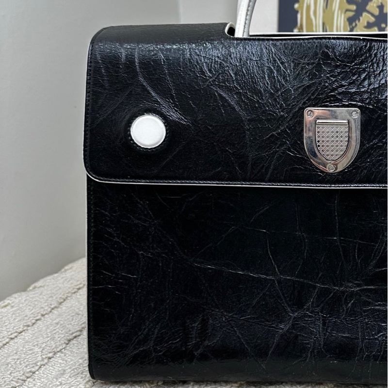 ❤️Dior 盾牌性價比之王 黑色油蠟皮 diorever盾牌 簡約大方的設計 銀扣 經典款 中號 手提包長-4