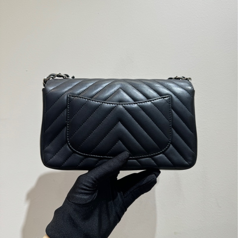 【閒置❤️】 Chanel cf 大 mini 黑銀 V紋 羊皮 斜挎包-2