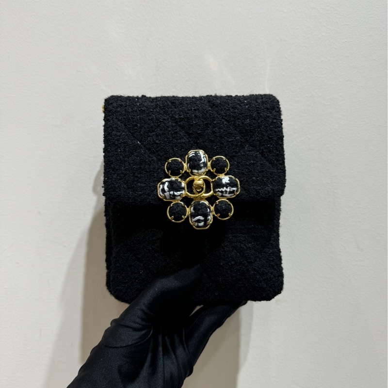 【99❤️全套】Chanel 22K 竪版 tweed 黑色毛呢編織 毛呢扣 單肩包-1