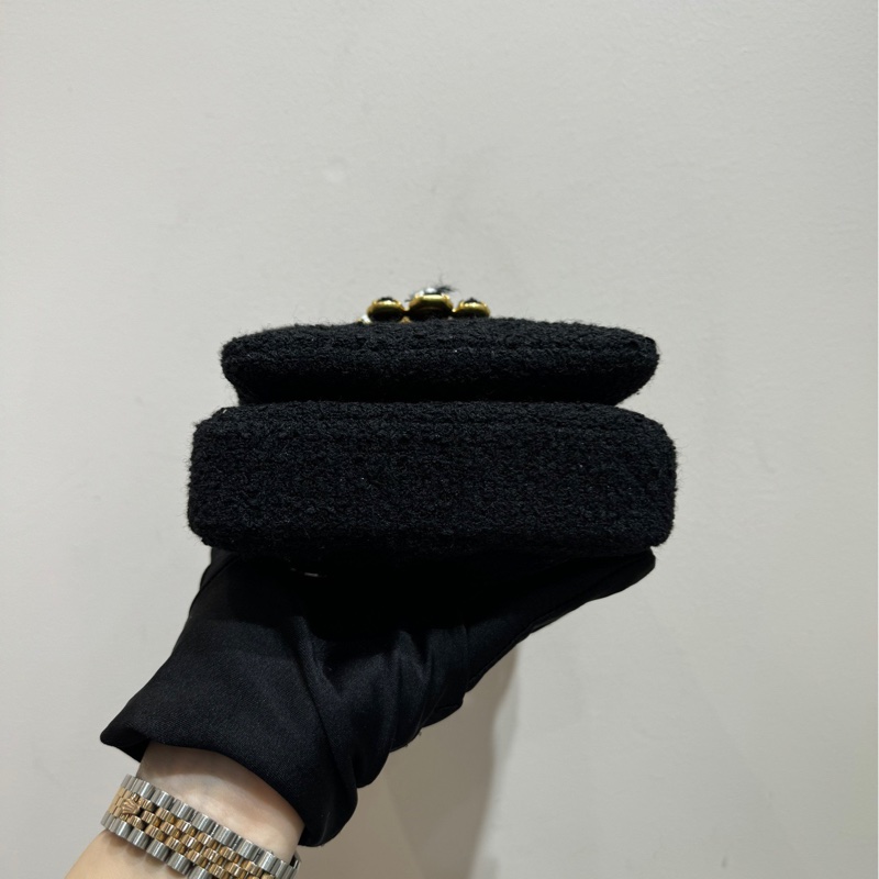 【99❤️全套】Chanel 22K 竪版 tweed 黑色毛呢編織 毛呢扣 單肩包-5