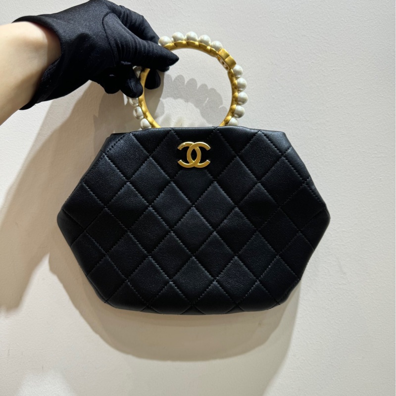 【閒置全套❤️】Chanel 21手工坊限量款珍珠手環晚宴包 手提包-1