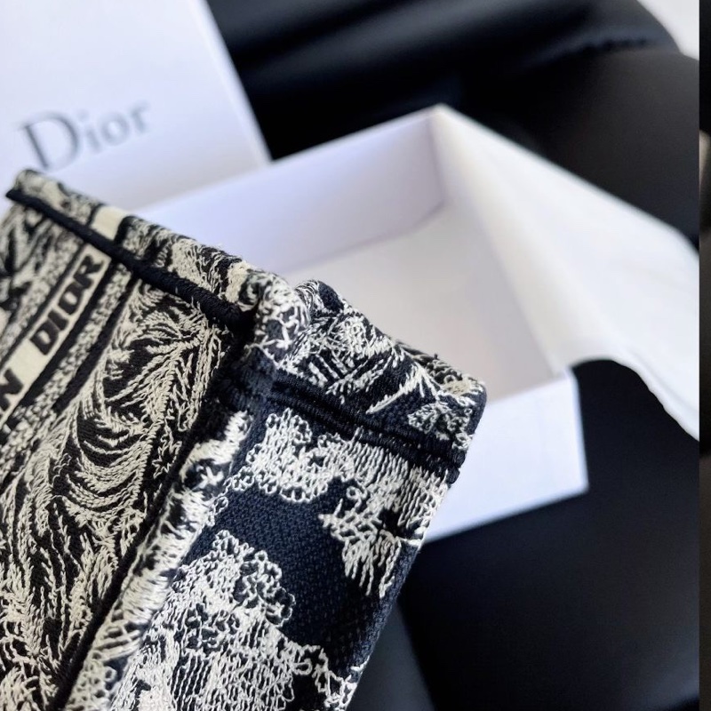 【近新閒置品】DIOR 迪奧 mini 竪版動物園 tote包手提斜挎,新款帶肩帶款-10