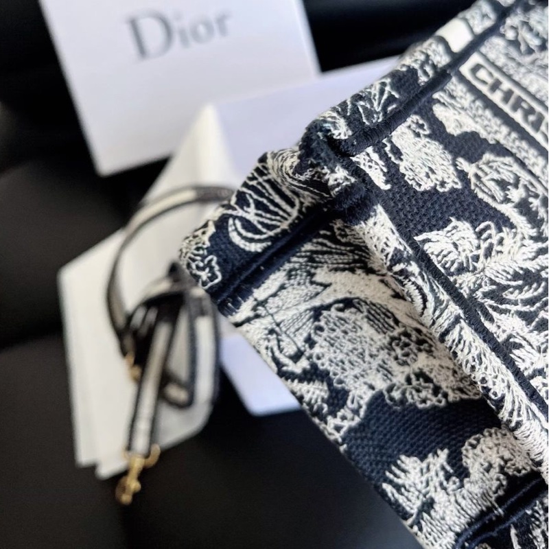 【近新閒置品】DIOR 迪奧 mini 竪版動物園 tote包手提斜挎,新款帶肩帶款-11