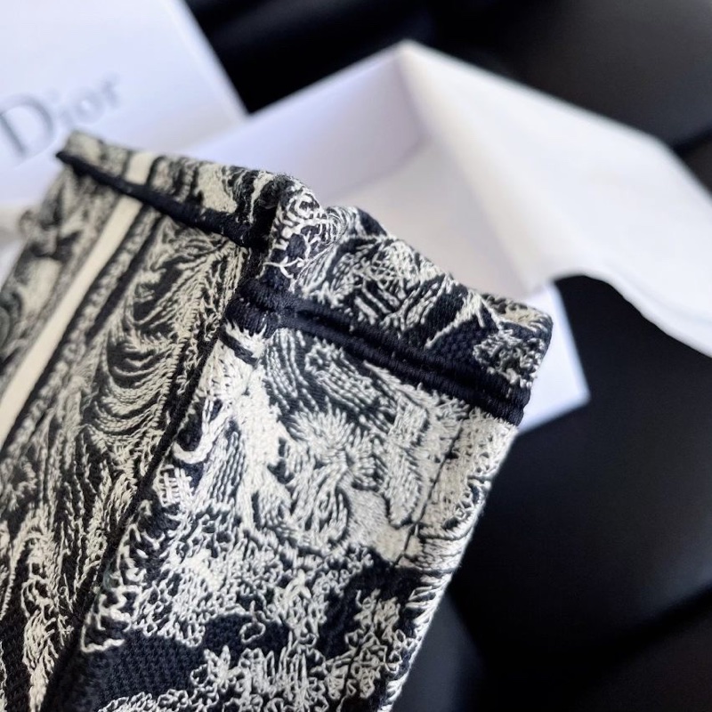 【近新閒置品】DIOR 迪奧 mini 竪版動物園 tote包手提斜挎,新款帶肩帶款-12