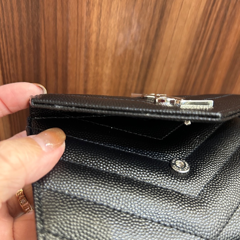 YSL 黑魚子醬牛皮銀釦4卡零錢卡包-10
