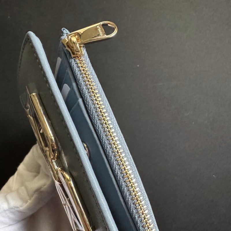 FURLA Meti 粉霧藍對折皮夾・二手全新附盒-4