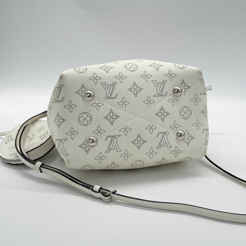 LOUIS VUITTON 路易威登 Bella 抽繩鏤空 白色 牛皮月光女神水桶包單肩斜挎包-4