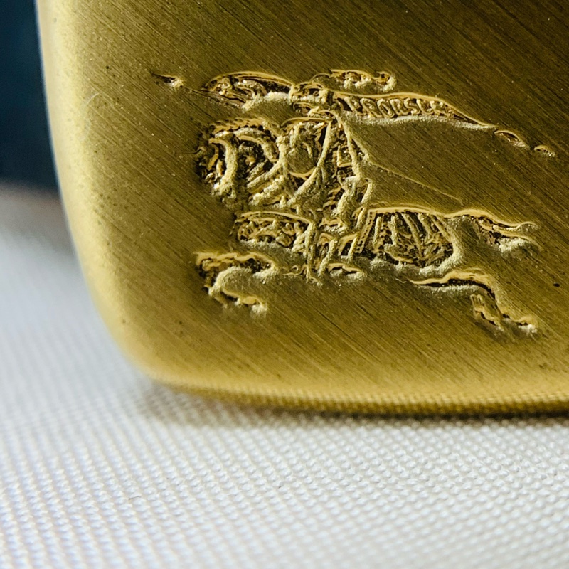 ‼️全台最甜 🎁全新未使用 Burberry 巴寶莉 2024戰馬鐵牌黑窄皮帶（原價16500）-1