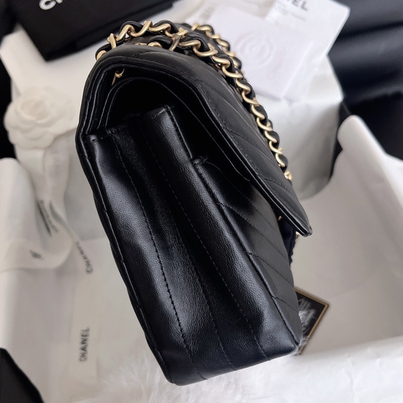 【近新閒置品】Chanel香奈兒黑金v紋 cf中號鏈條包27開斜挎包-4