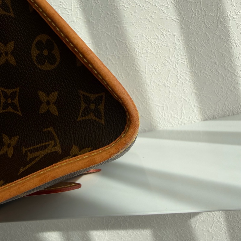 Lv雙金球老花手提 肩背包 背帶可調整-8