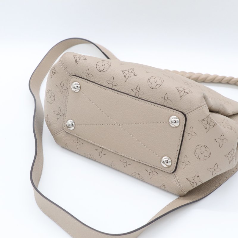 LOUIS VUITTON 路易威登 BABYLONE CHAIN BB MAHINA CALF SKIN  米灰色 牛皮手提包斜挎包-7