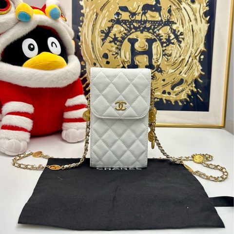 【99❤️】Chanel 23c早春新款金幣 手機包 斜挎包 白色金扣魚子醬皮