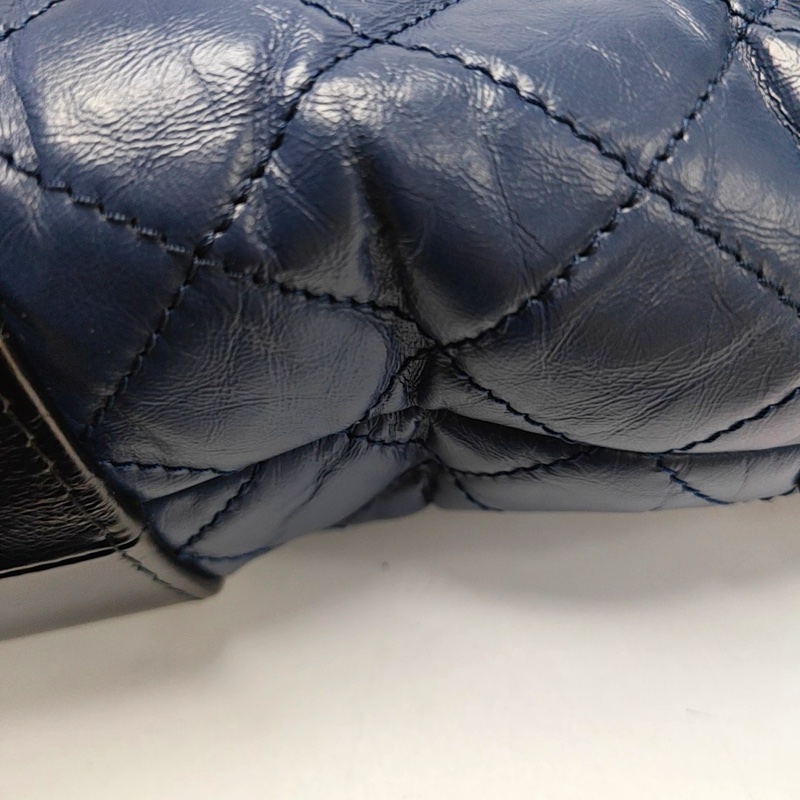 CHANEL Gabrielle 藍色拼黑色 中號 肩背包-8