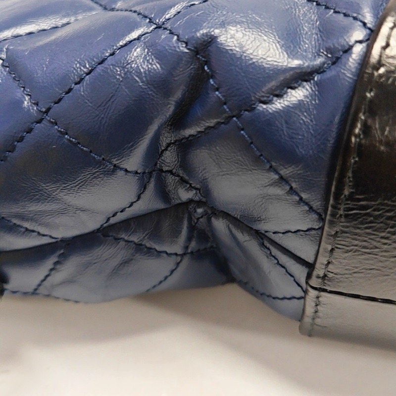 CHANEL Gabrielle 藍色拼黑色 中號 肩背包-9