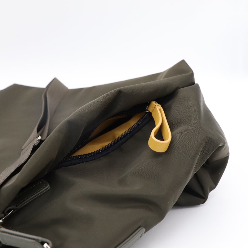 AGNES. B 軍綠色 尼龍 單肩包 托特包 超多分層 大容量 （買一贈一）-12