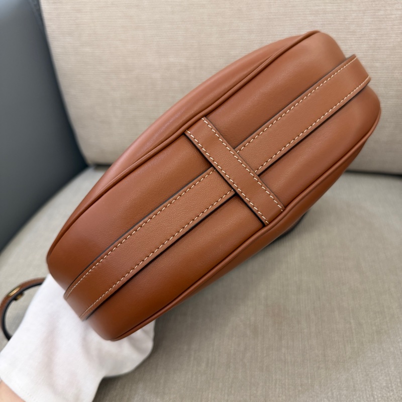 Celine 刺繡logo 小牛皮中款AVA手袋焦糖棕腋下包-4