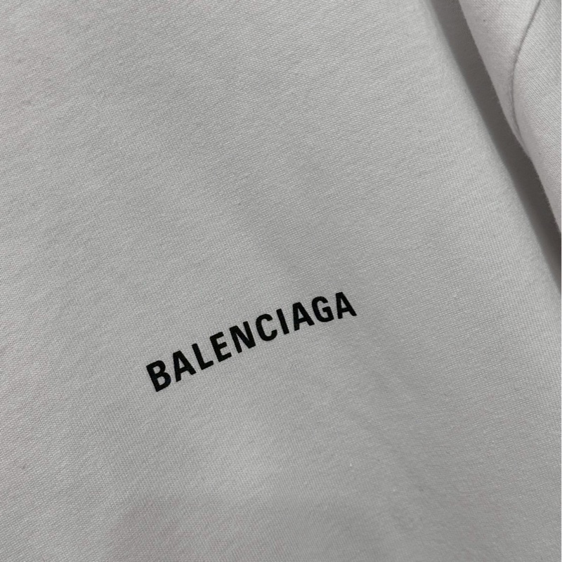 巴黎世家大白色logo短袖-1