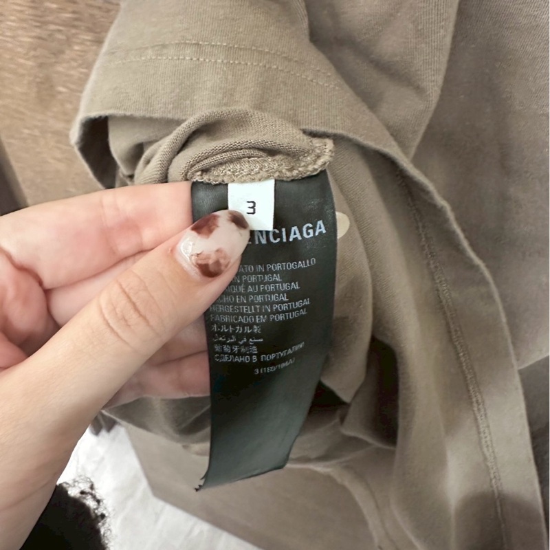 巴黎世家卡其短袖-3