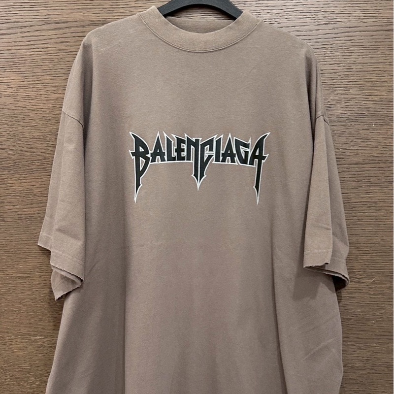 巴黎世家卡其短袖-4