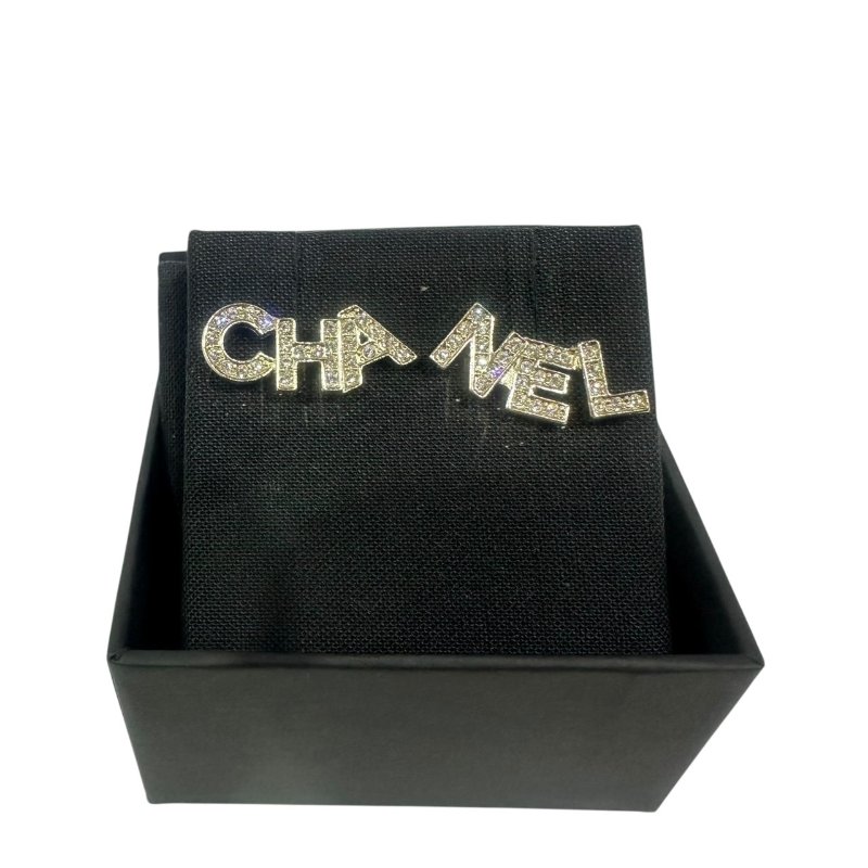 【美收精品】CHANEL銀色LOGO針式耳環 4-486-12